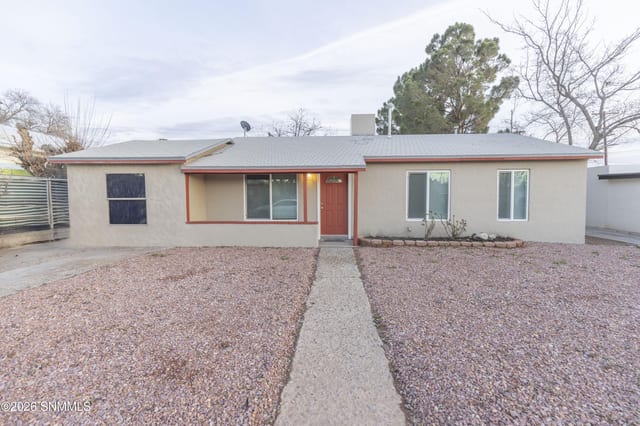 1104 Gardner Avenue, Las Cruces, NM – 3 bedroom, 1,367 sqft single family residence for sale at $225,000