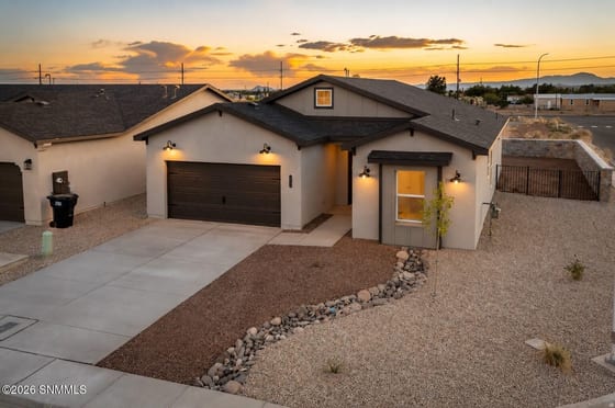 6587 Phoenix Street, Las Cruces, NM 88012 photo 2