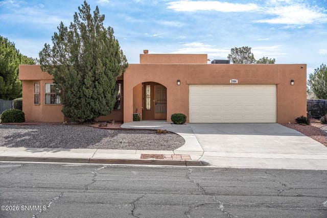 2194 Frontier Drive, Las Cruces, NM – 3 bedroom, 1,343 sqft single family residence for sale at $285,000