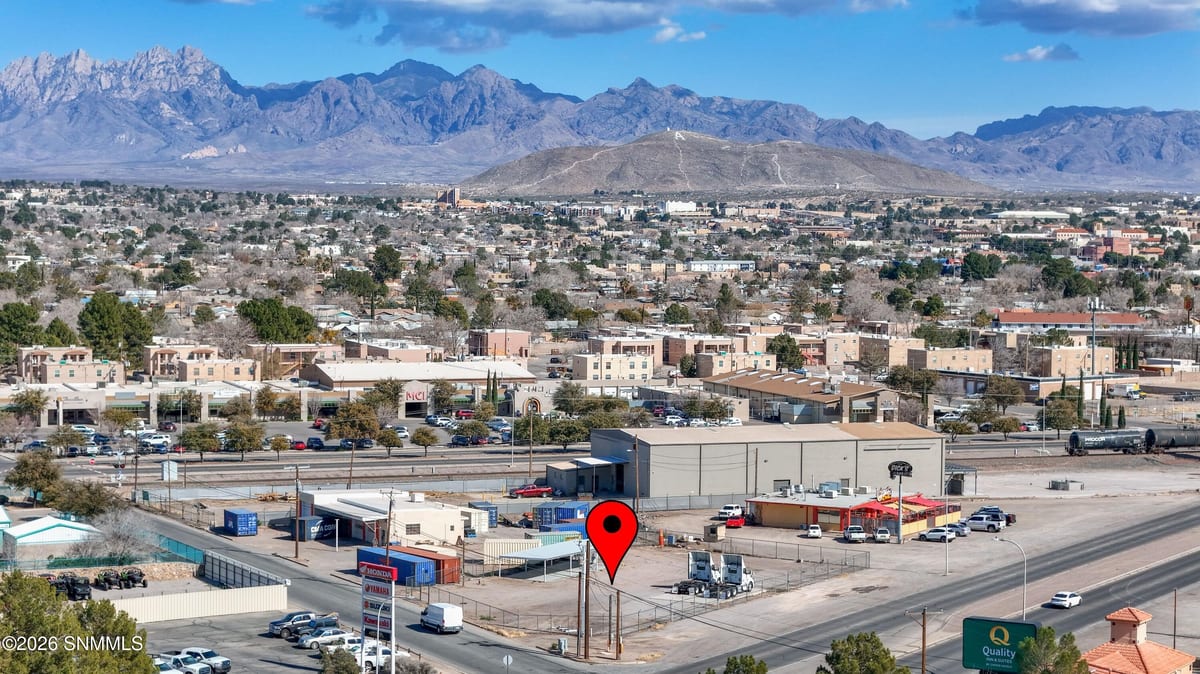 2205 S Valley Drive, Las Cruces, NM 88005 photo 1