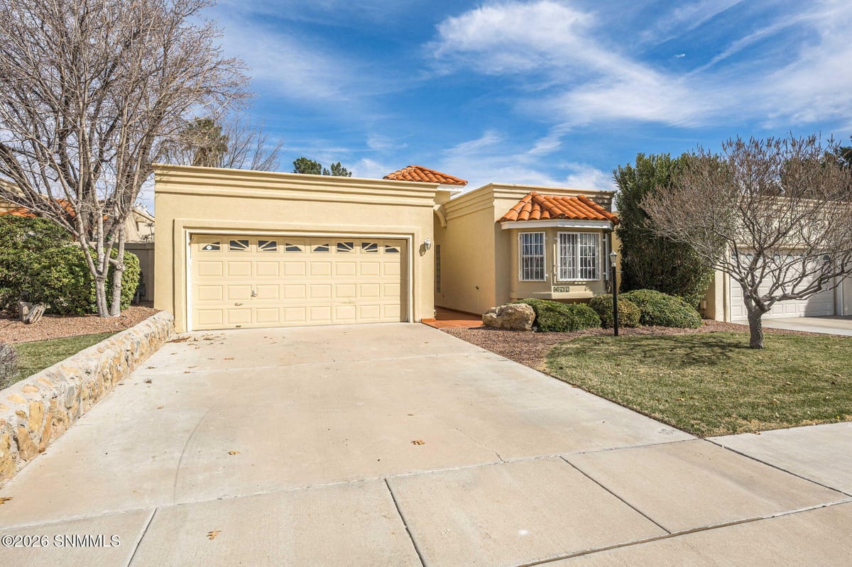 2434 El Dorado Court, Las Cruces, NM 88011 photo 2