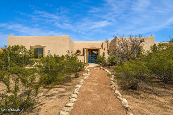4300 Diamondback Drive, Las Cruces, NM 88011 photo 2