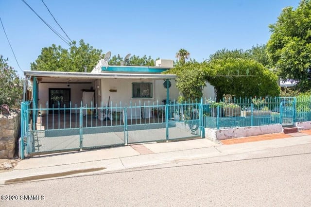 2720 Calle Tercera, Las Cruces, NM – 3 bedroom, 2,248 sqft single family residence for sale at $360,000