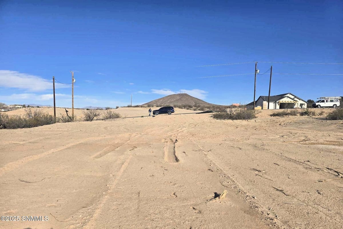 5335 Pistolero Place, Las Cruces, NM 88012 photo 1