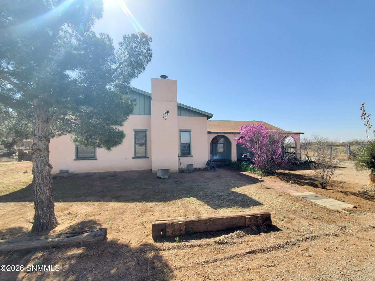 9204 Butterfield Boulevard, Las Cruces, NM 88011 photo 1