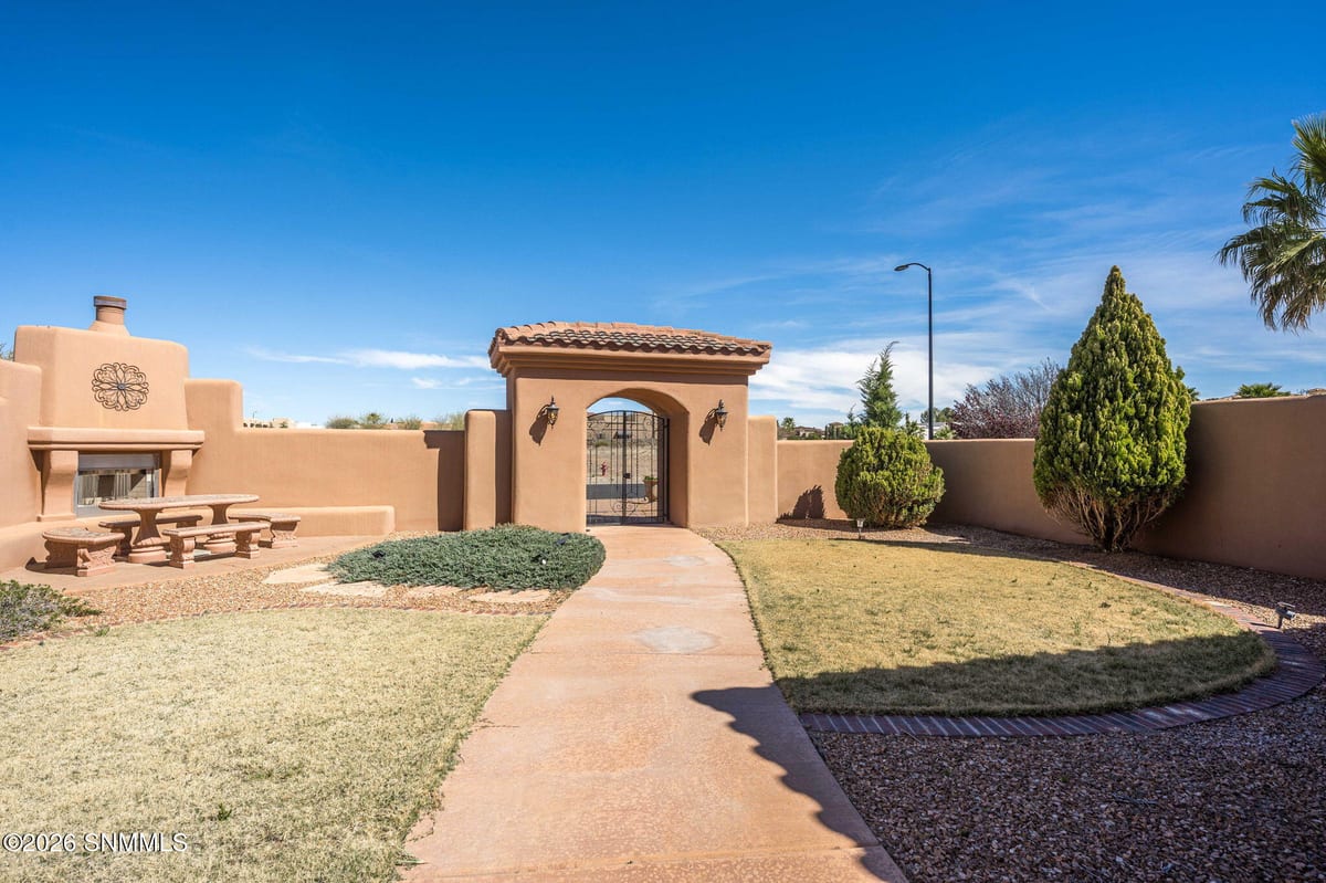4280 Venetian Loop, Las Cruces, NM 88011 photo 2