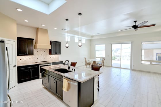 8044 Willow Bloom Circle, Las Cruces, NM 88007 photo 2