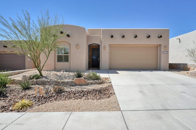 8044 Willow Bloom Circle, Las Cruces, NM – 3 bedroom, 1,789 sqft single family residence for sale at $424,500