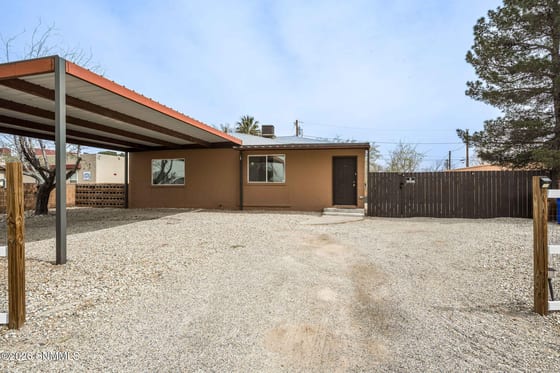 1315 Alamo Street, Las Cruces, NM 88001 photo 2