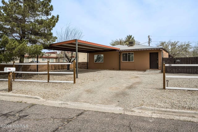 1315 Alamo Street, Las Cruces, NM – 3 bedroom, 1,717 sqft single family residence for sale at $239,000