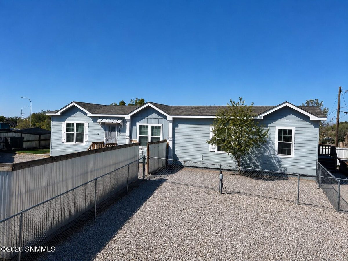 1106 N Tornillo Street, Las Cruces, NM 88001 photo 1