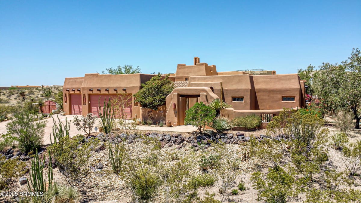 6145 Luna De Oro, Las Cruces, NM 88011 photo 1