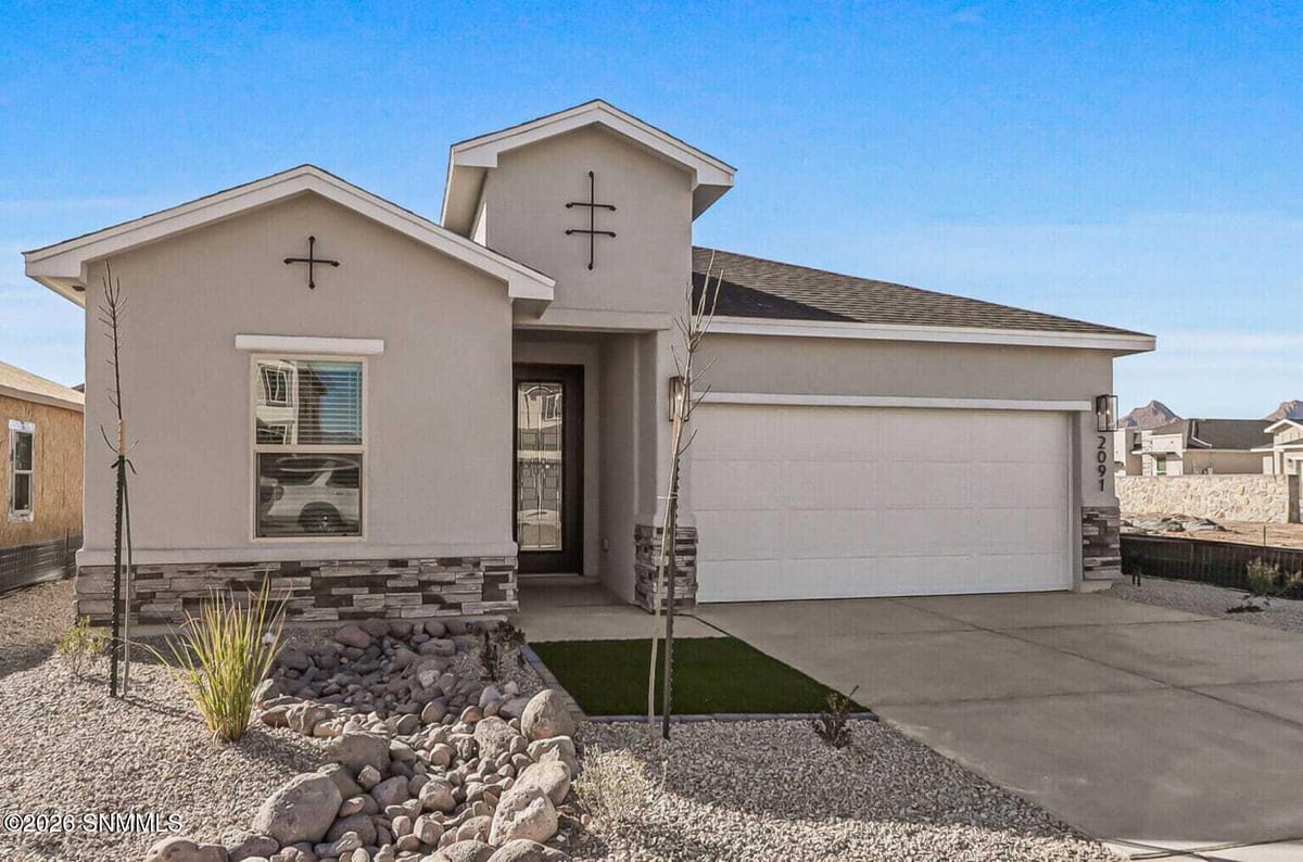 1048 Arabetto Road, Las Cruces, NM 88012 photo 1