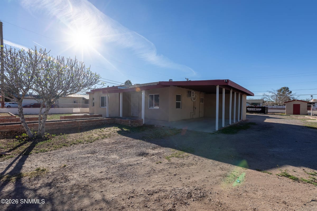 1220 W Hall Avenue, Las Cruces, NM 88005 photo 1