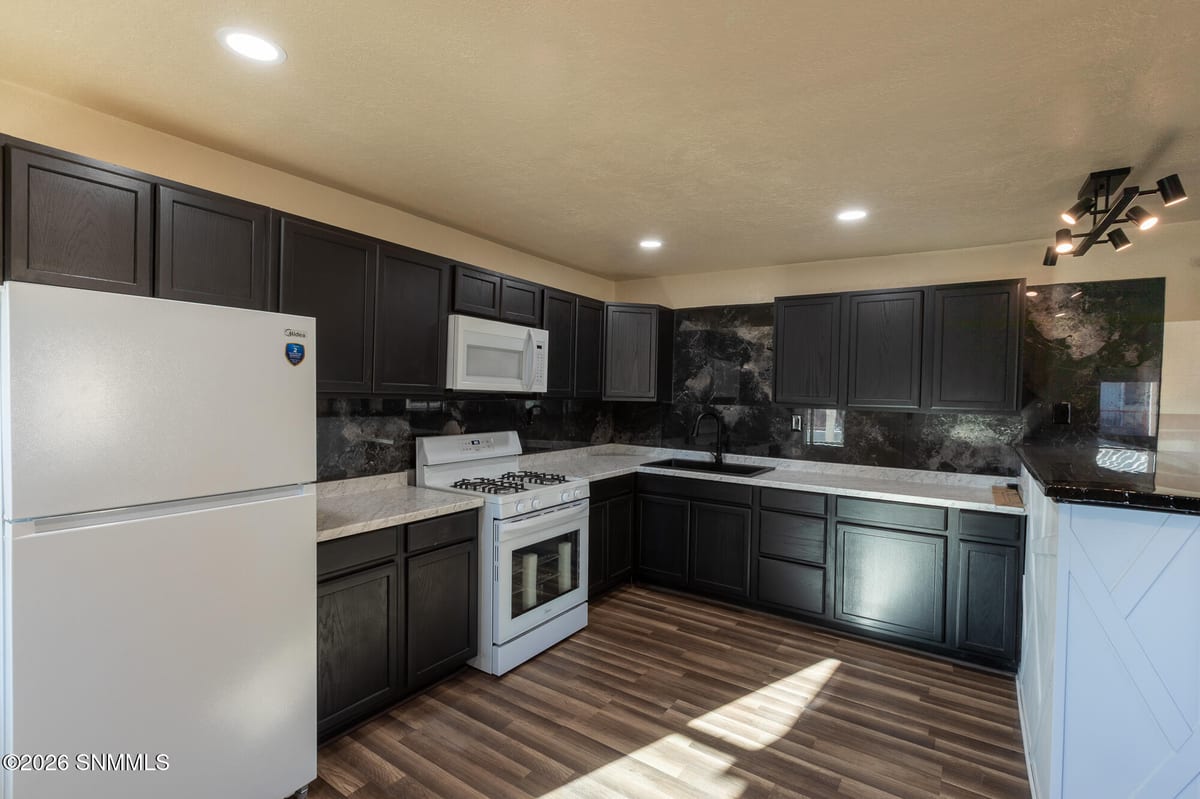 1220 W Hall Avenue, Las Cruces, NM 88005 photo 14