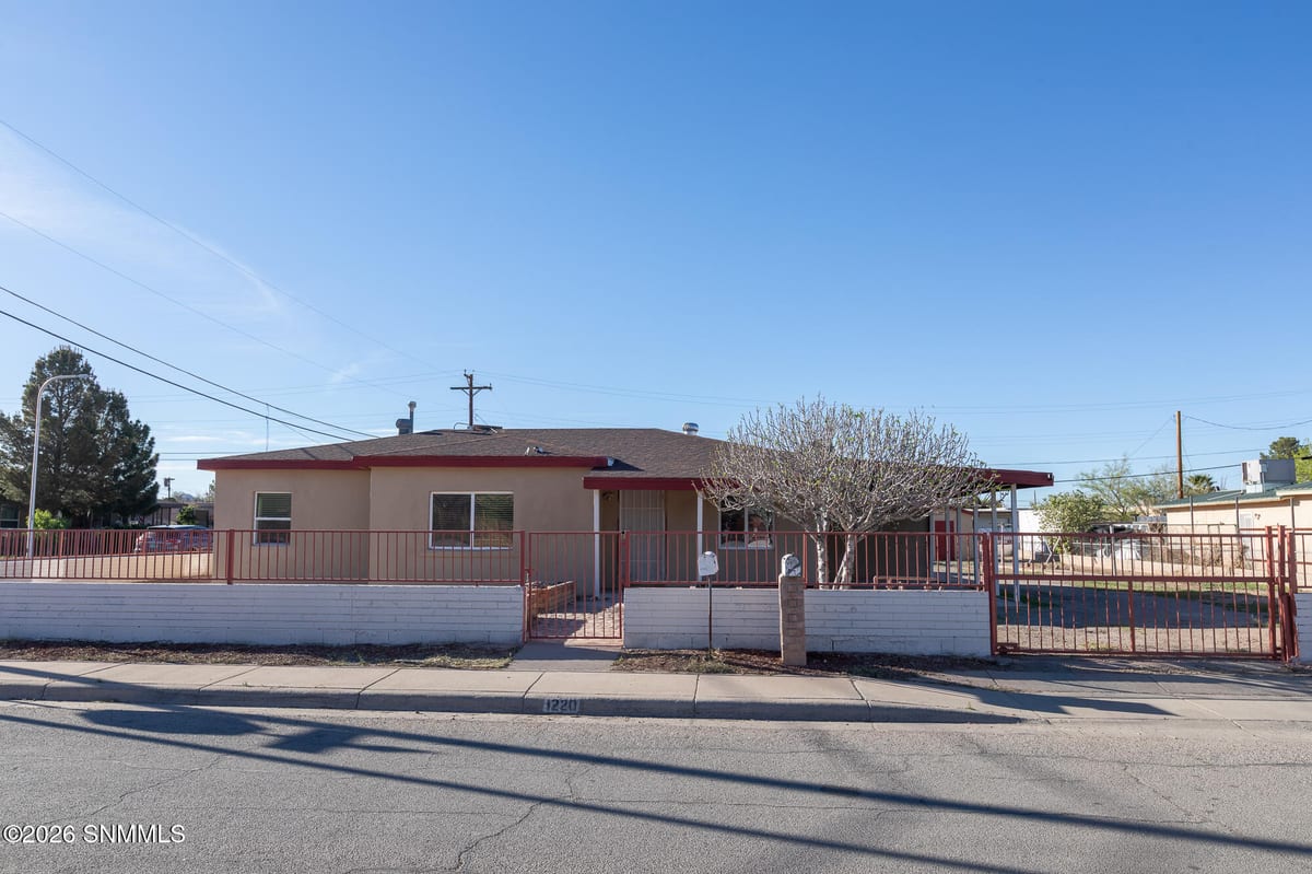 1220 W Hall Avenue, Las Cruces, NM 88005 photo 6