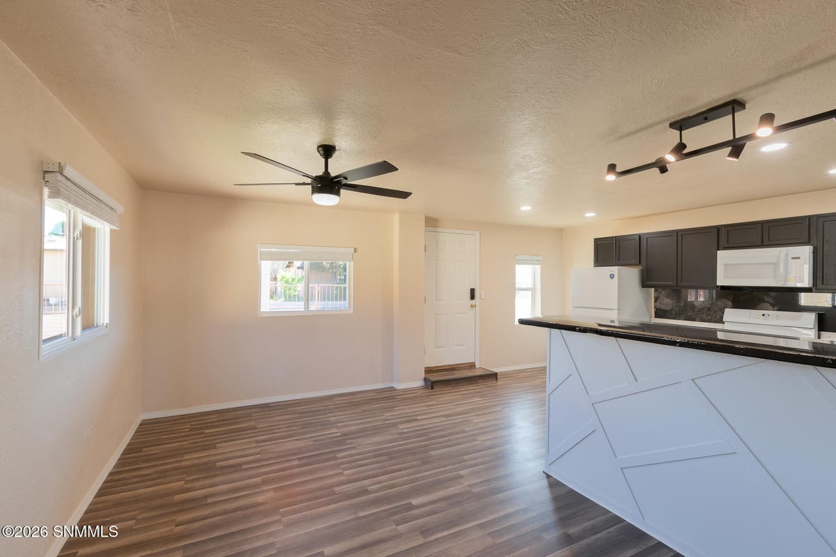 1220 W Hall Avenue, Las Cruces, NM 88005 photo 8