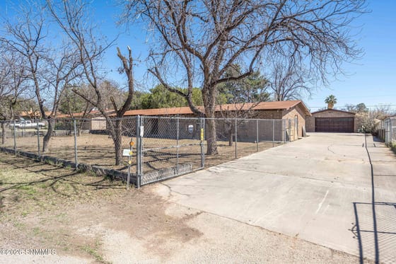 340 Clover Drive, Las Cruces, NM 88001 photo 3