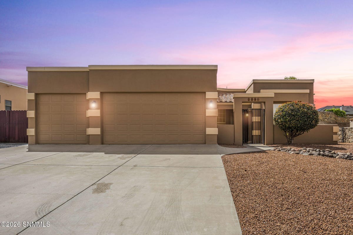 2236 Calais Avenue, Las Cruces, NM 88011 photo 1