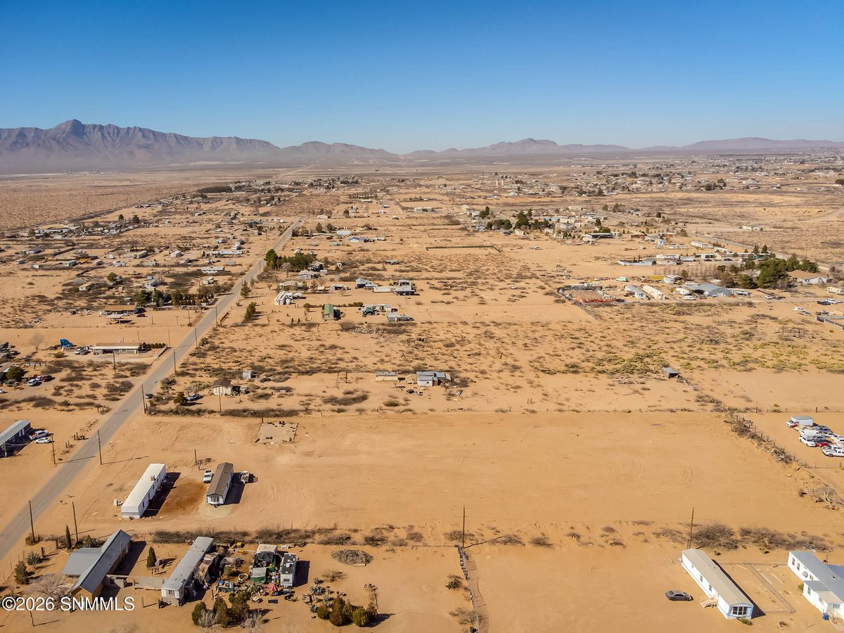 800 Amador Drive, Chaparral, NM 88081 photo 1