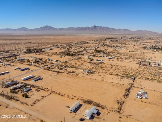 800 Amador Drive, Chaparral, NM 88081 photo 4