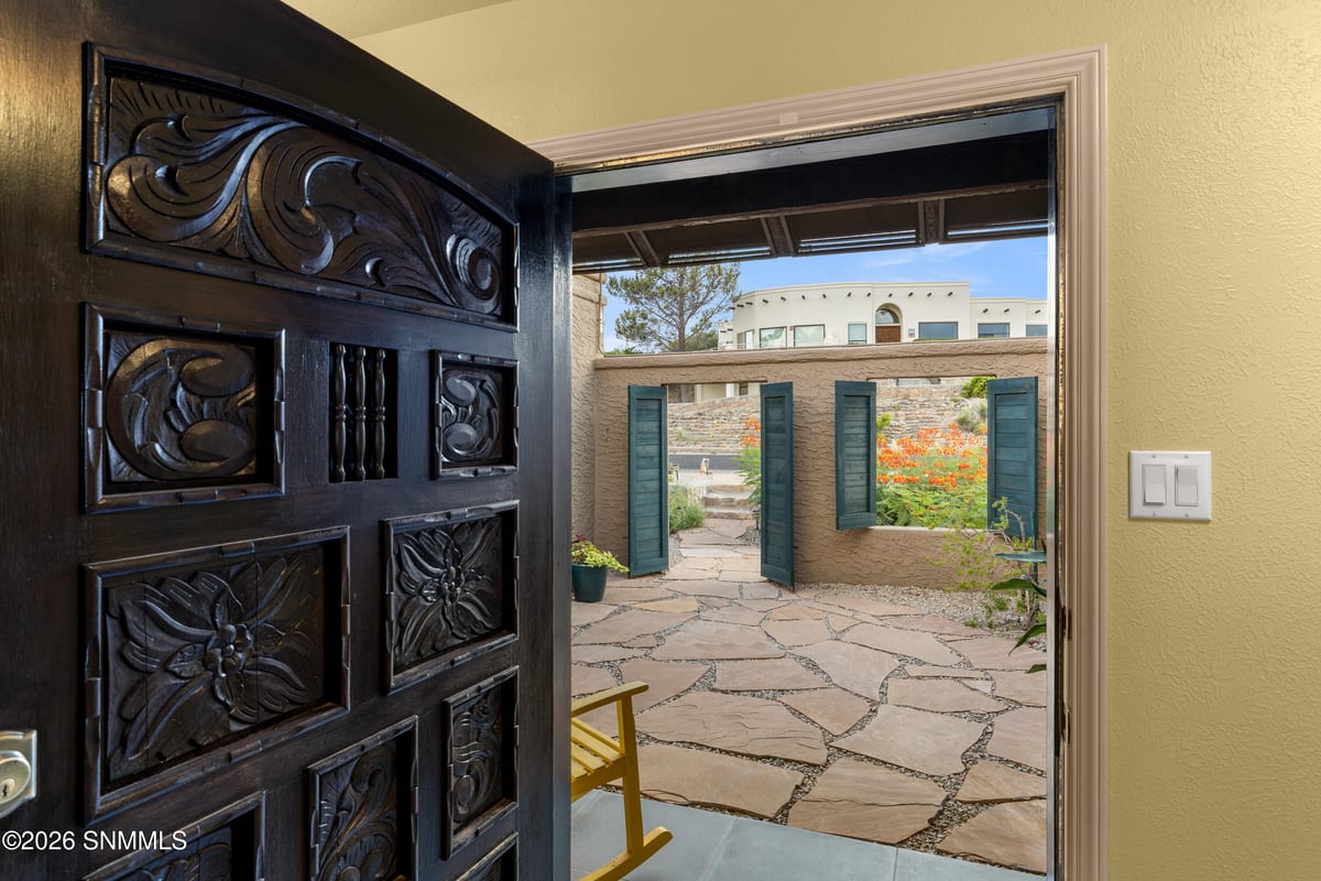 1270 Vista Del Monte, Las Cruces, NM 88007 photo 3