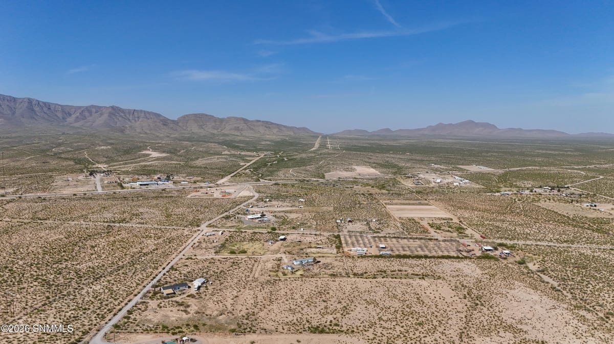 195 Iron Horse Avenue, Chaparral, NM 88081 photo 12