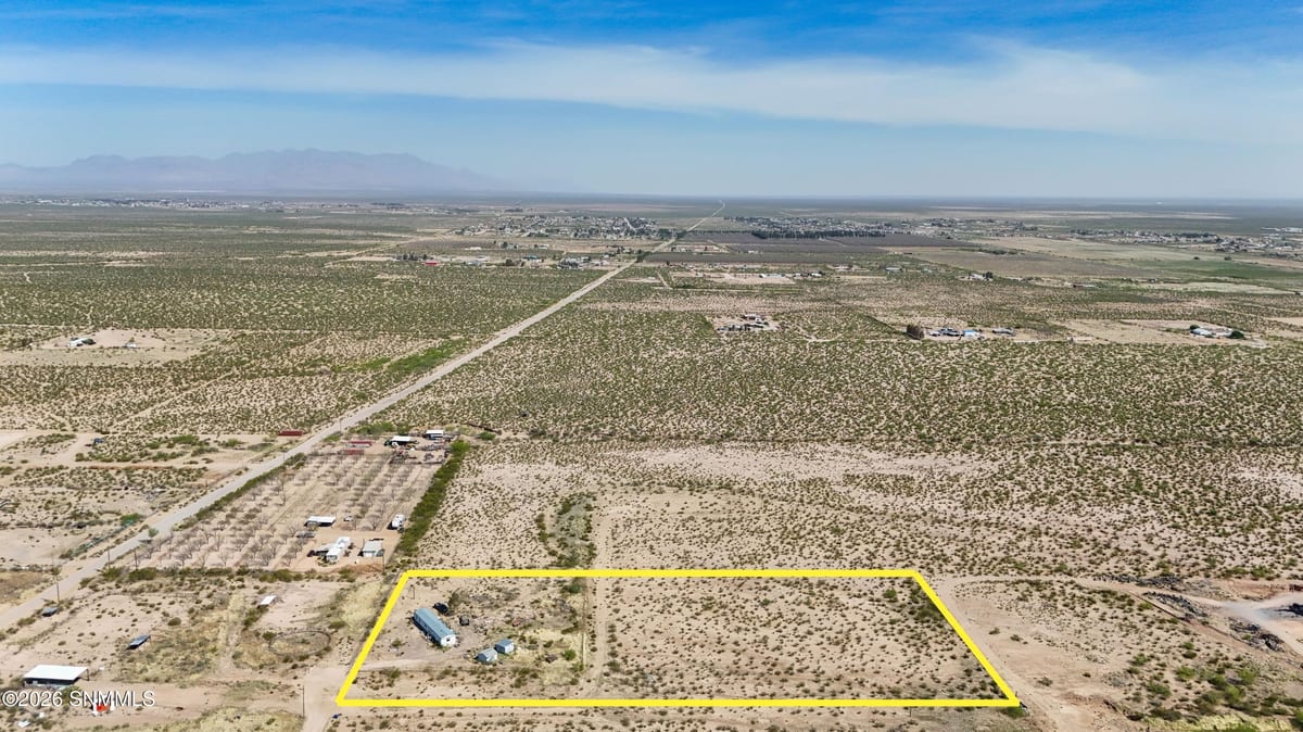 195 Iron Horse Avenue, Chaparral, NM 88081 photo 2
