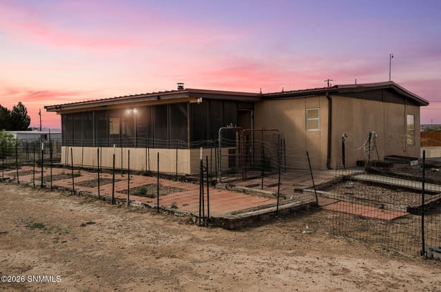 12290 Carr Lane, Las Cruces, NM – 2 bedroom, 1,680 sqft manufactured home for sale at $215,000
