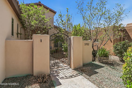 3702 San Clemente Avenue, Las Cruces, NM 88012 photo 2