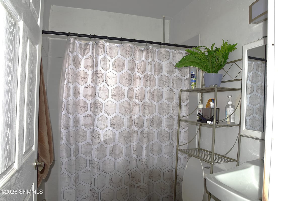 2000 E Idaho Avenue, Las Cruces, NM 88001 photo 8