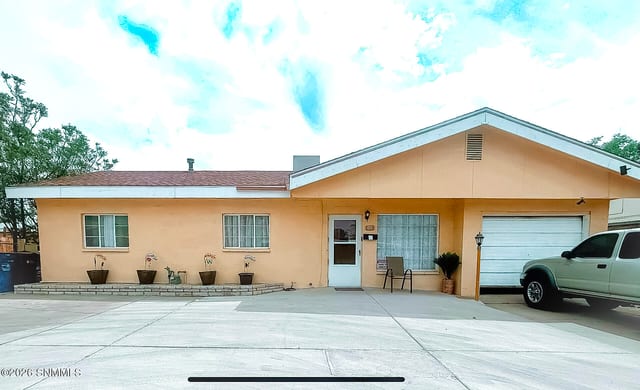 2000 E Idaho Avenue, Las Cruces, NM – 3 bedroom, 1,419 sqft single family residence for sale at $215,000