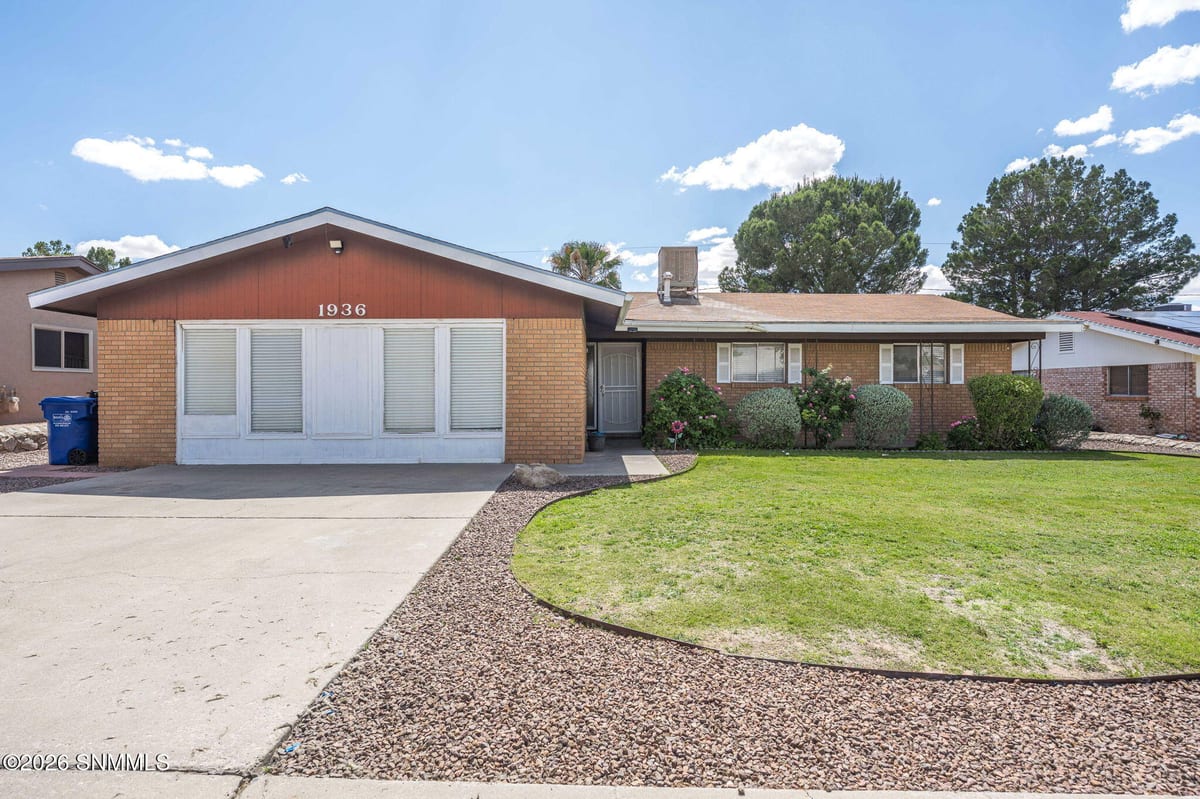 1936 Bromilow Street, Las Cruces, NM 88001 photo 2