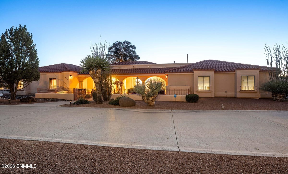 4369 Superstition Drive, Las Cruces, NM 88011 photo 1