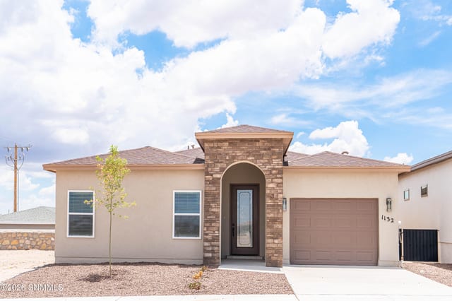 Casa unifamiliar en venta por $296,950: 1132 Water Garden Court Court, Sunland Park, NM – 2 recámaras, 1,285 pies²