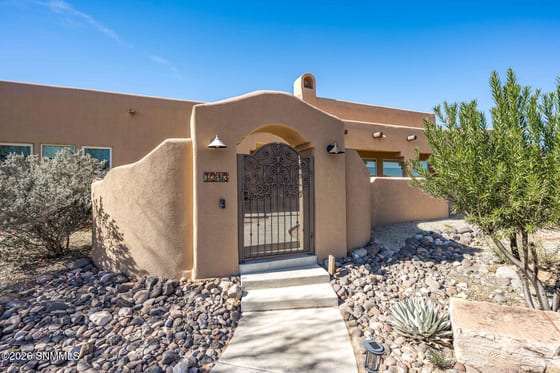7213 Madera Vieja Court, Las Cruces, NM 88007 photo 2
