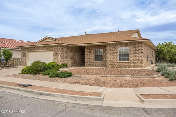 727 Mesa Point Road, Las Cruces, NM 88011 photo 2