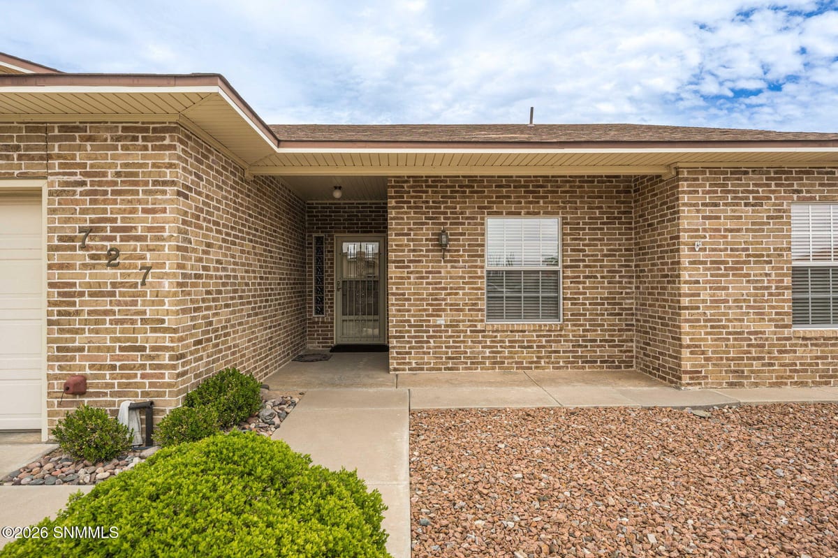 727 Mesa Point Road, Las Cruces, NM 88011 photo 3