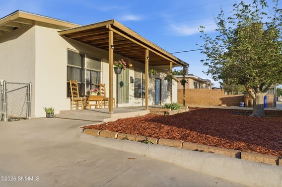 1605 Stull Drive, Las Cruces, NM 88001 photo 2