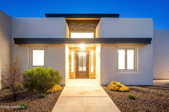 7050 Calle Estancias, Las Cruces, NM 88007 photo 2