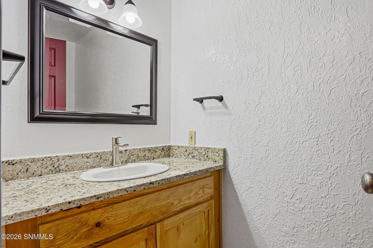 123 Feather Moon Drive, Santa Teresa, NM 88008 photo 14
