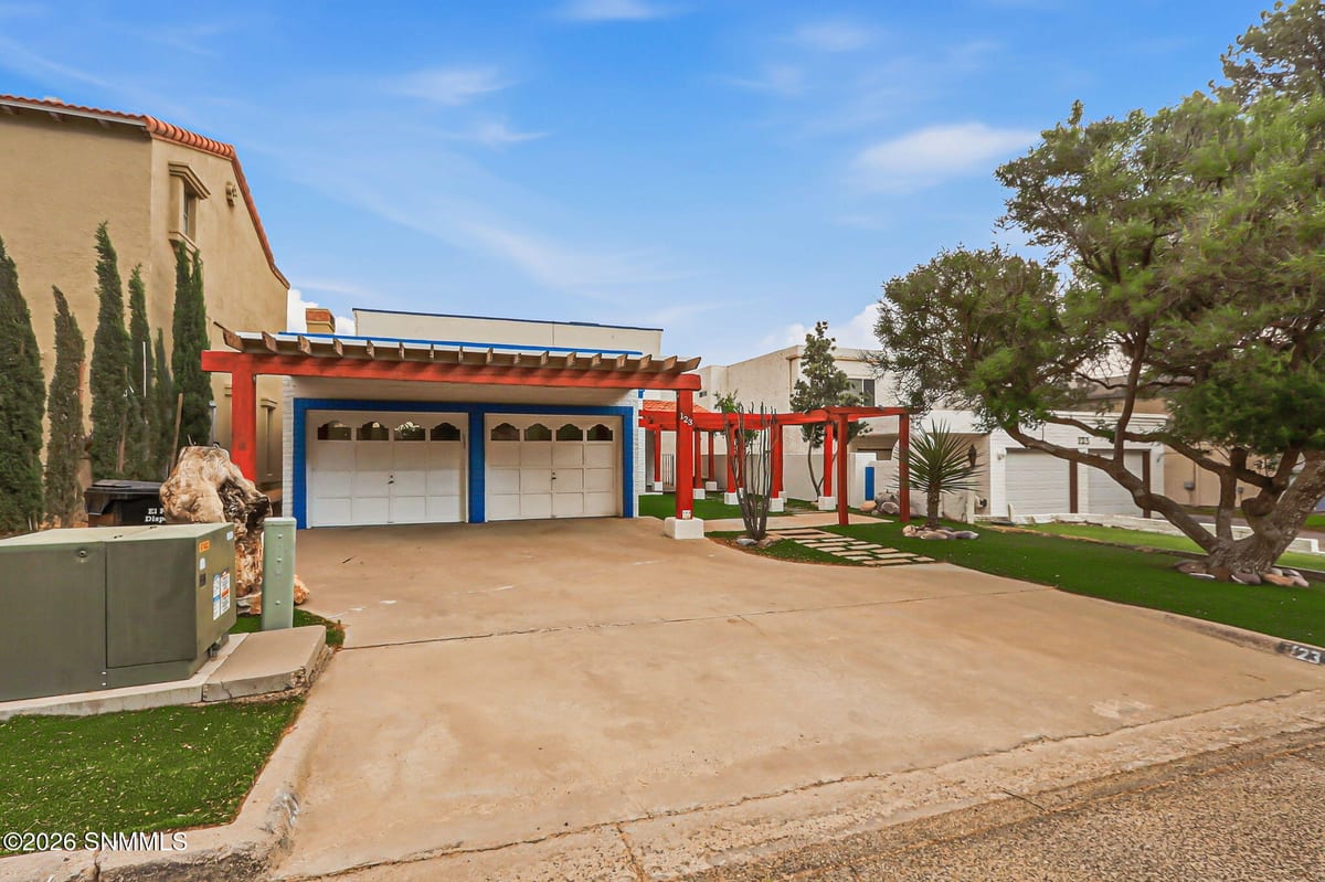 123 Feather Moon Drive, Santa Teresa, NM 88008 photo 2