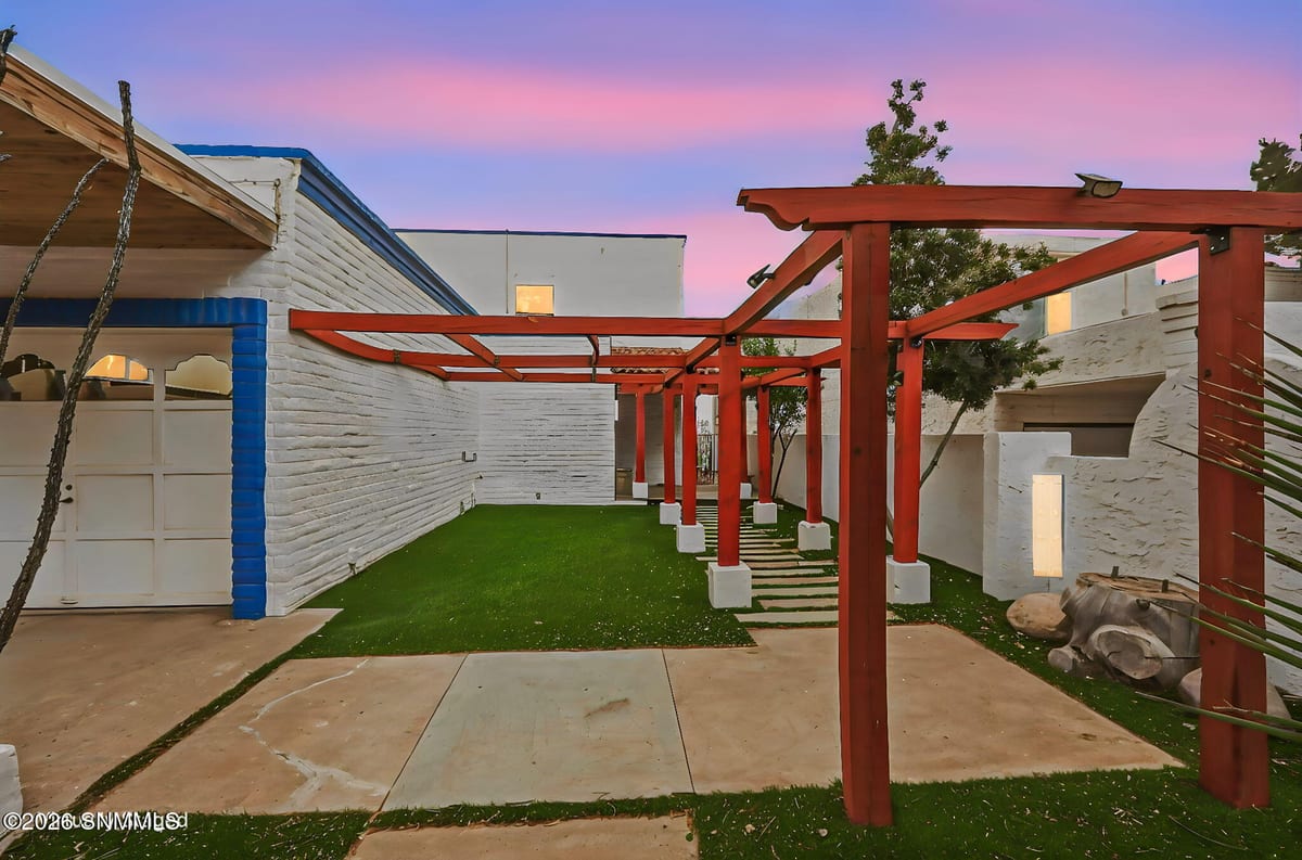 123 Feather Moon Drive, Santa Teresa, NM 88008 photo 9