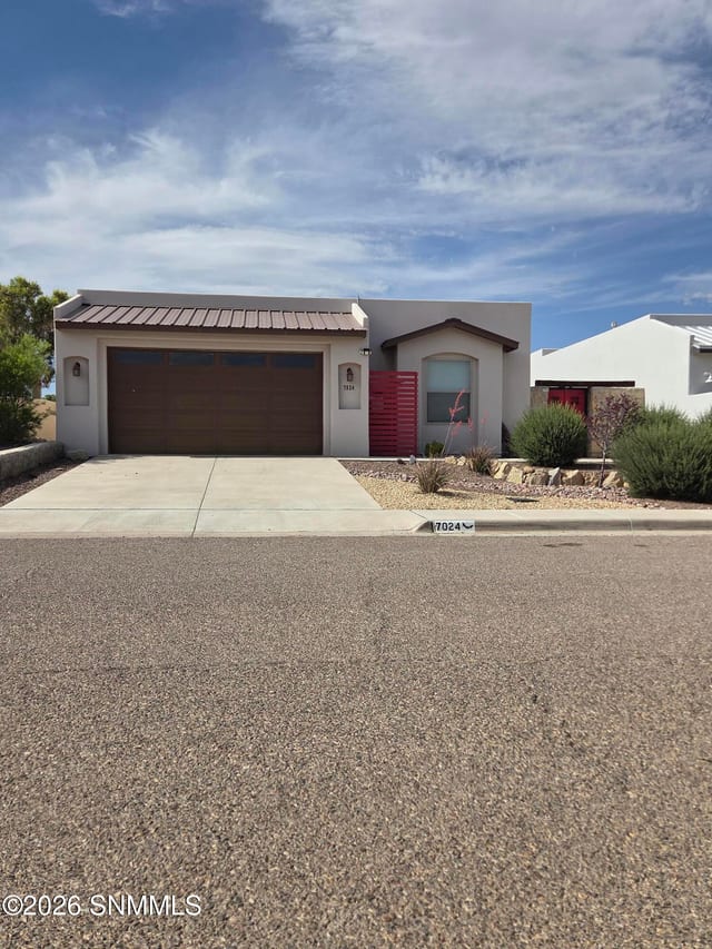 7024 Camino Nuevo Mejico, Las Cruces, NM – 3 bedroom single family residence for sale at $2,300