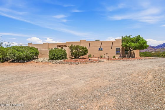 4900 Alma Road, Las Cruces, NM 88011 photo 5