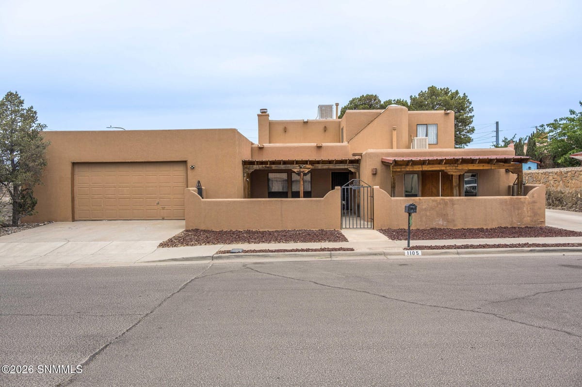 1105 Hermosillo Drive, Las Cruces, NM 88005 photo 1