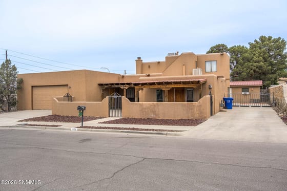 1105 Hermosillo Drive, Las Cruces, NM 88005 photo 2