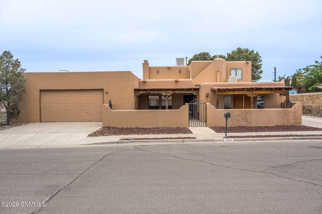 1105 Hermosillo Drive, Las Cruces, NM – 3 bedroom, 1,926 sqft single family residence for sale at $295,000