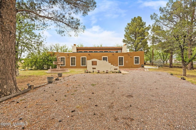 Casa unifamiliar en venta por $650,000: 1015 Lister Drive, La Mesa, NM – 3 recámaras, 1,857 pies²