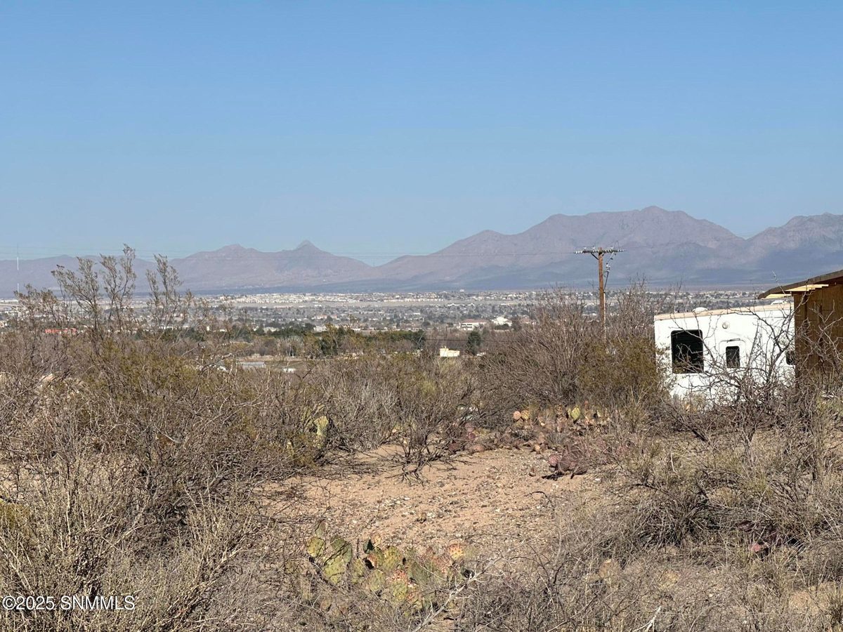 465 Ruby Hills Court, Las Cruces, NM 88007 photo 3